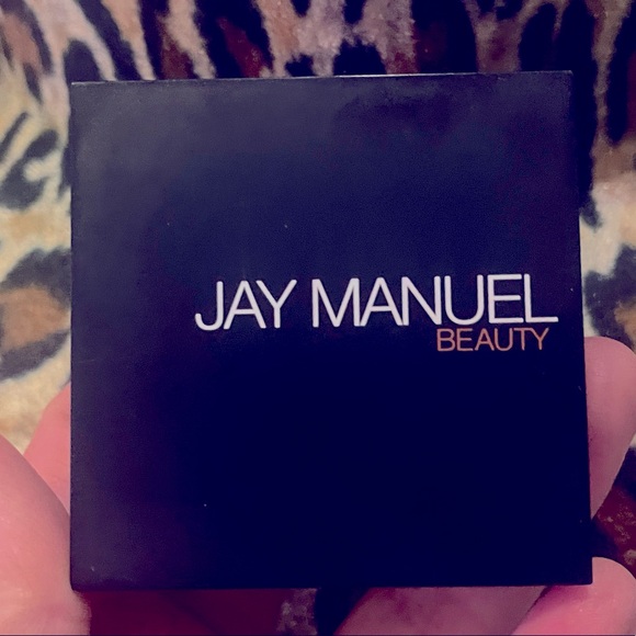 Gorgeous NEW Jay Manuel powder blush in shade ‘soft focus’ no box ❤️❤️ - Picture 3 of 6